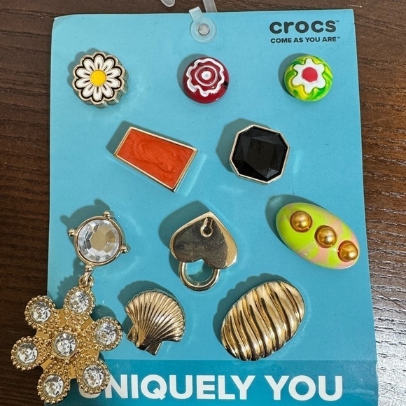 Crocs 10 pack Jibbitz Charm Set - Floral and Geometric - Picture 1 of 5